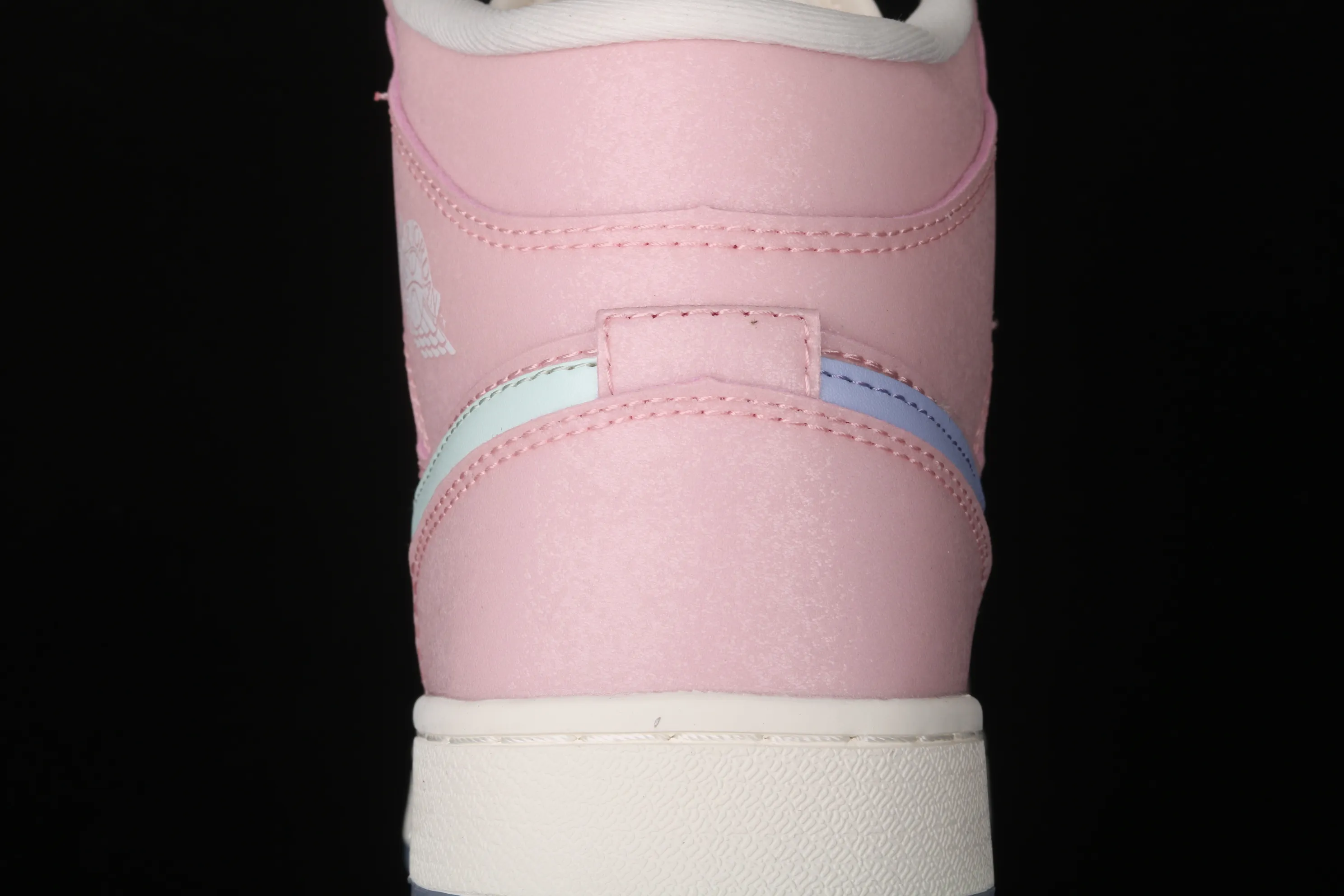 All categories Air Jordan Jordan series basketball shoes Air Jordan 1 Mid Air Jordan 1 Mid AJ1 Joe 1 mid-top goddess pink mandarin duck 555112-600